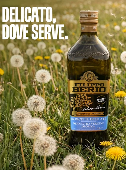 Creatività Filippo Berio Olio Delicato in un prato, con il messaggio Delicato, dove serve